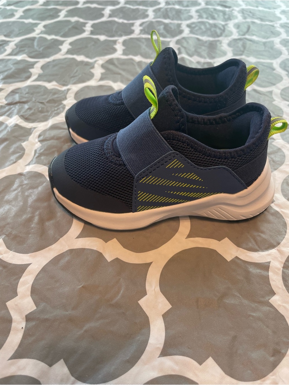 Toddler Boys Athletec Slip On Sneaker Size 7 Excellent Condition